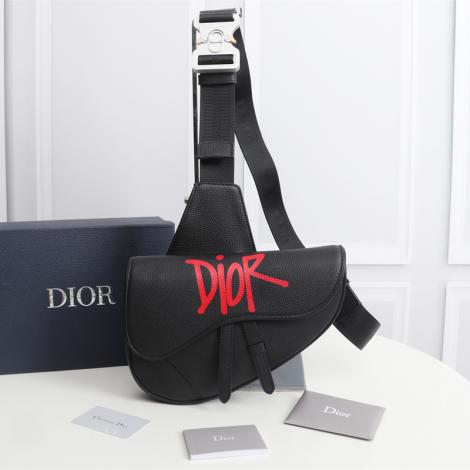 人気商品 早い者勝ち ディオール Dior 斜めがけ 胸バッグ 2色 サドルバッグ  人気 牛革コピーブランドバッグ代引き