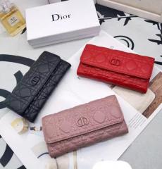 ディオール レディース 3色 牛革 最新作人気 注目商品 Dior 長財布 二つ折財布コピーブランド激安販売通販サイト