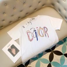 ディオール Dior メンズレディースTシャツ半袖百搭  快適個性個性ファッション高品質同じスタイル芸能人服は洗える良い個性快適必需品新作春夏2色 格安コピーTシャツ買ってみた口コミ