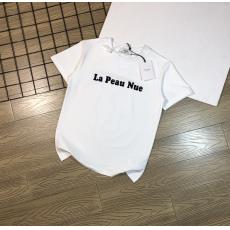セリーヌ CELINE Tシャツ定番シンプルさ 快適 本当に届くスーパーコピー国内安全後払いn級品サイト