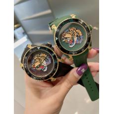 GUCCI グッチ クォーツ定番サファイアクリスタル優雅ダイバー2色40mm特価 コピー代引き国内発送