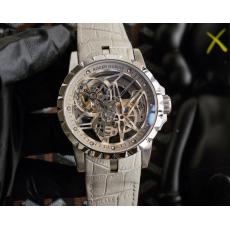 ブランド国内 Roger Dubuis ロジェ・デュブイ 機械式WATCH彫刻2色特価 本当に届くブランドコピー店 口コミ