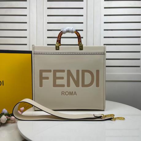 1点限定 FENDI フェンディ レディースショッピングバッグファッションシンプル 中 トートバッグトートバッグ3色 ブランドコピー代引き工場直営店