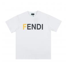 限定希少 FENDI フェンディ メンズレディースTシャツ定番人気新作半袖百搭  快適印刷高級感 ファッションファッショナブル高級感 2色 偽物工場直営通販