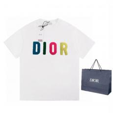 ディオール Dior メンズレディースTシャツ定番シンプルさ レジャー半袖标志ジュエリー高級感  スーパーコピー 安全優良サイトline