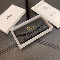ディオール Dior エンボス 財布 本当に届くスーパーコピー工場直営店 ちゃんと届く