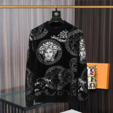 激レアコラボ ヴェルサーチェ Versace 秋冬セーター2色 レプリカおすすめ店