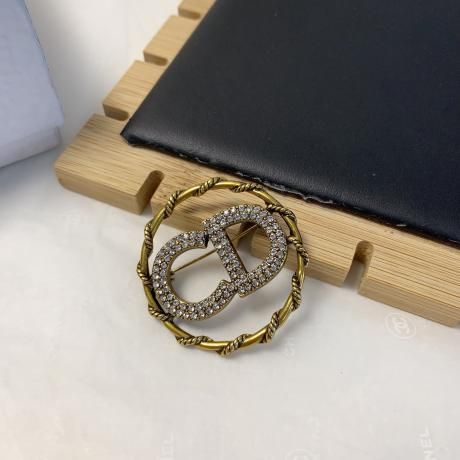 世界初 ディオール Dior ブローチ 新作 シンプル 上品 レディース