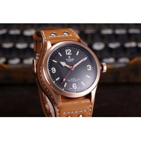 ブランド国内	Tudor チュードル  自動巻きブランドコピー腕時計激安販売専門店