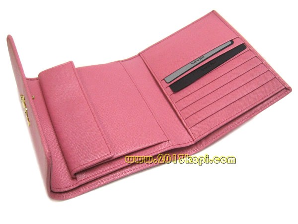 プラダ 財布 三つ折り 1M0170 サッフィアノ メタル ベゴニア（ピンク）